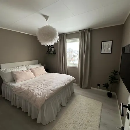 Hus Med 2 Soverom 펜션