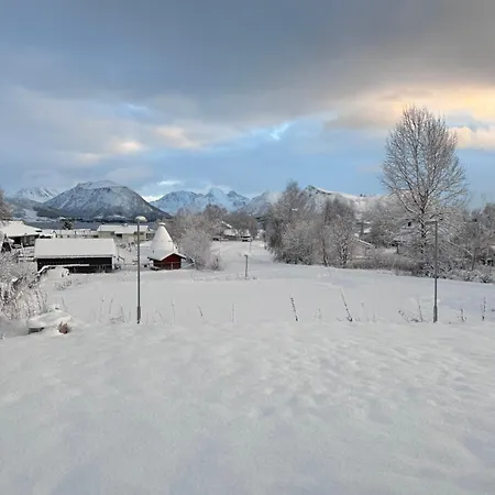 Hus Med 2 Soverom 펜션